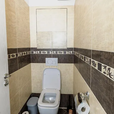 Sunny With Amazing Terrace On The 13th Floor Near Center Lägenhet