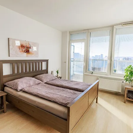 Apartmán Sunny With Amazing Terrace On The 13th Floor Near Center