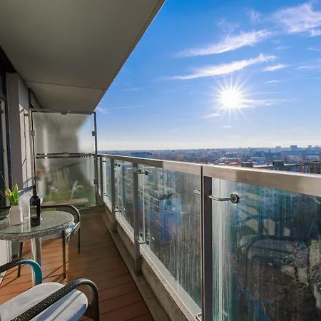Sunny With Amazing Terrace On The 13th Floor Near Center Apartament